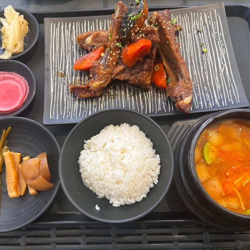 韓国式スペアリブ定食(ヨプの王豚塩焼 足立テラス店)