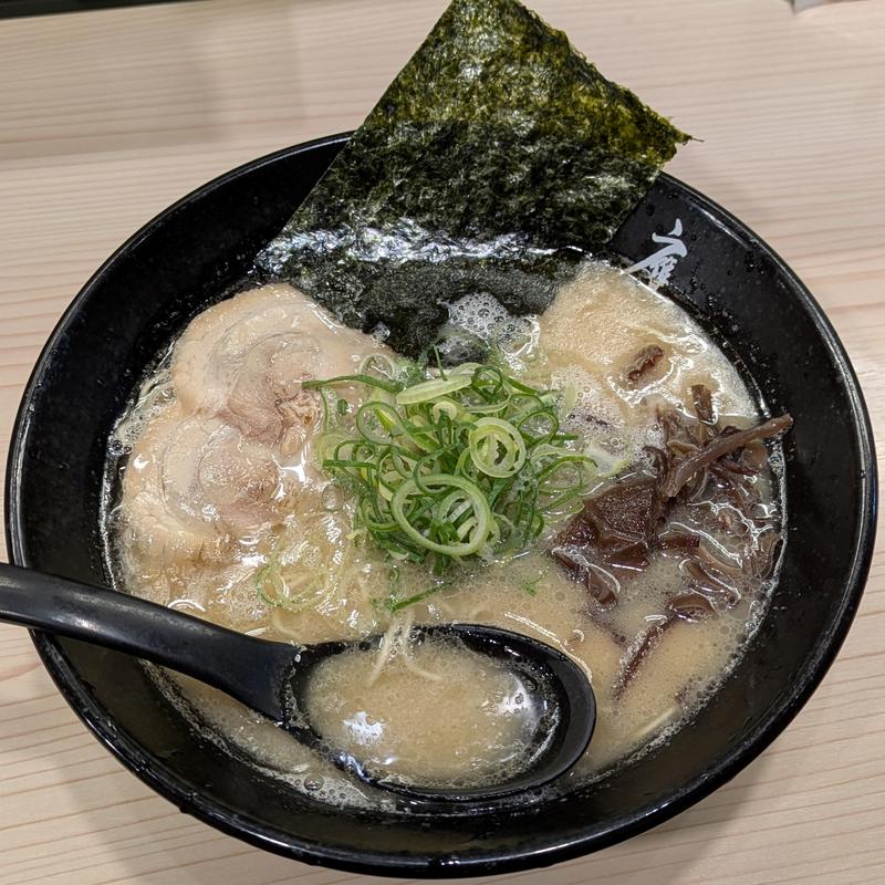 ラーメン(博多禿鷹 )