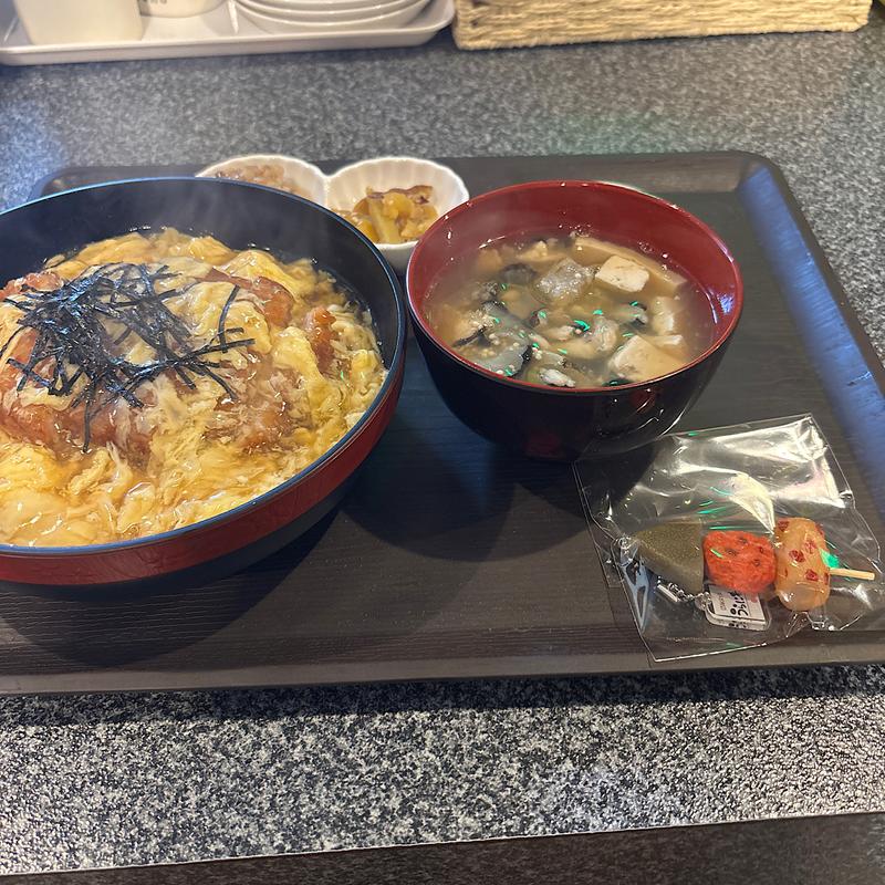 餡掛けカツ丼(居酒屋 えっちゃん )