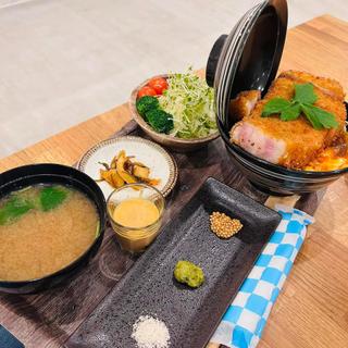 ロースタレカツ丼(THE PORK)