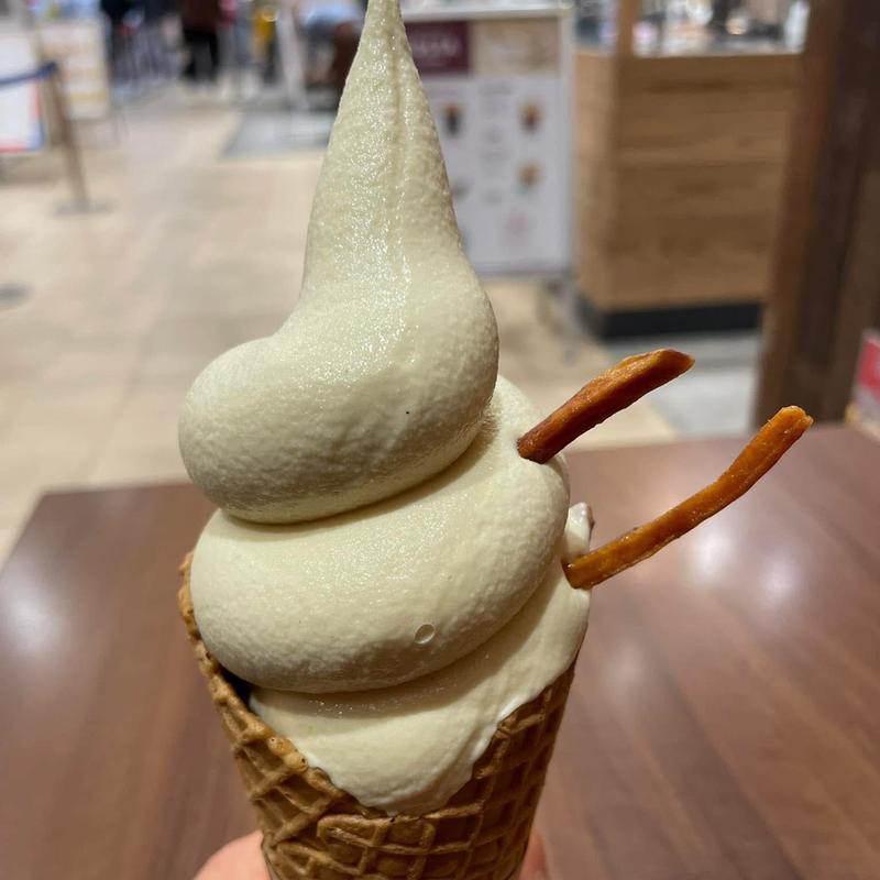 さつまいもソフトクリーム(らぽっぽファーム西武新宿店)