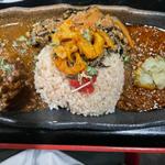 カレー膳 全盛り(旧ヤム邸 空堀店)