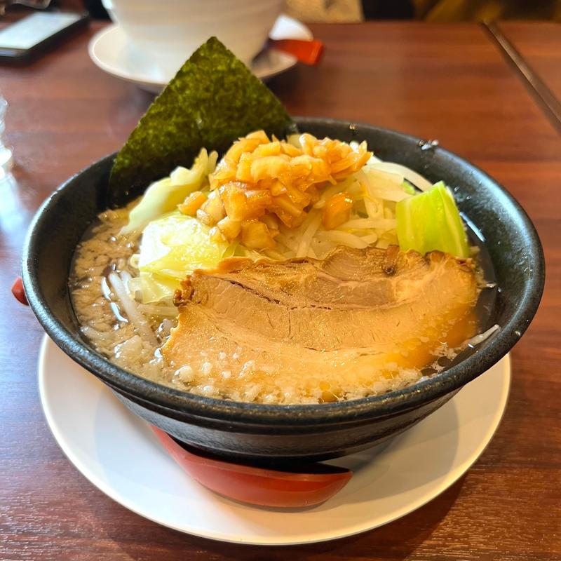 野菜醤油背脂ラーメン(自家製麺 いつき亭)