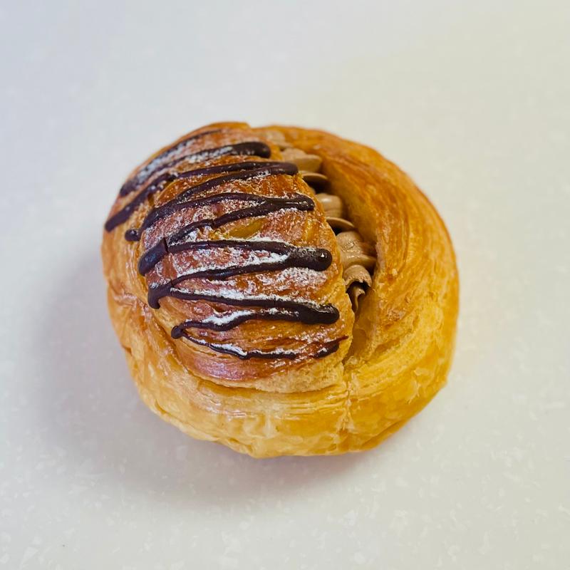 横濱ロール(ショコラホイップ)(ポンパドウル グランエミオ大泉学園店)