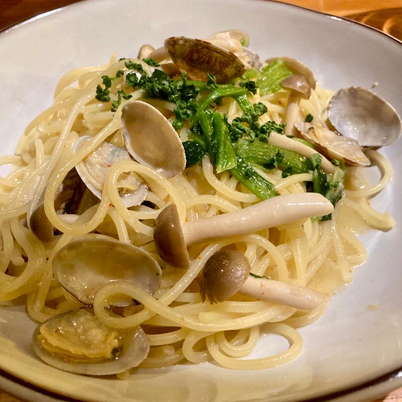 アサリとキノコ、ほうれん草のペペロンチーノ(PISOLA 岸田堂店)