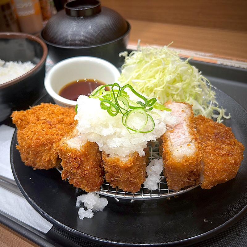 国産雪国育ち厚切り鬼おろしポン酢ロースかつ定食(松のや 仙台中央店)