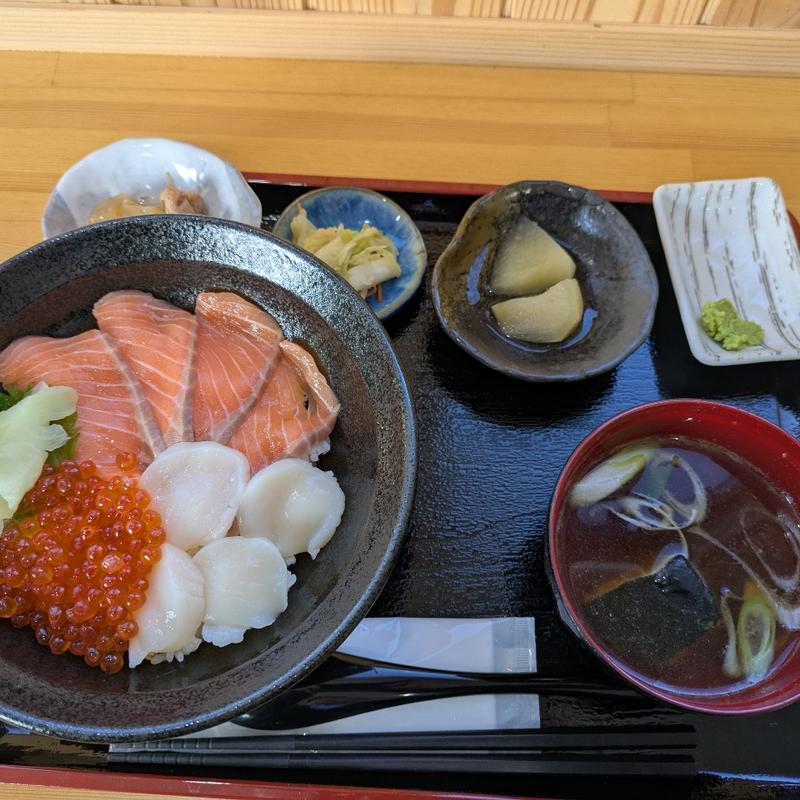 三色丼(漁師飯 番屋)