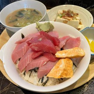 マグロ丼セット