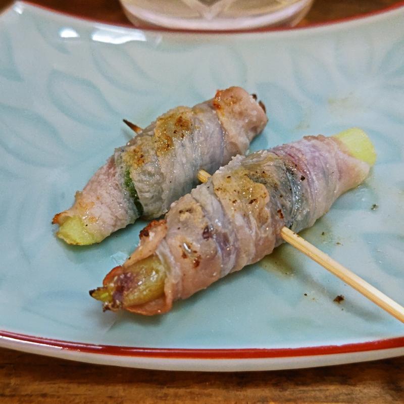 豚巻き大葉みょうが(串焼きこはる たべもの横丁店)