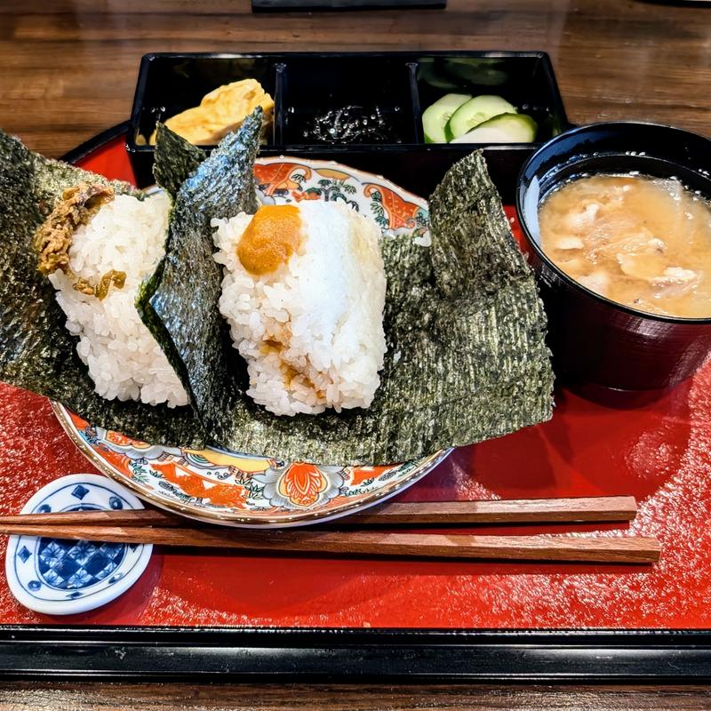 塩むすび豚汁唐揚げ定食(羽釜おにぎり えんむすび)