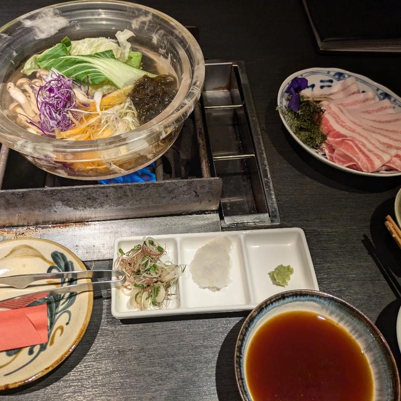 アグ ーしゃぶしゃぶ(島豚・石焼 燦 （さん）)