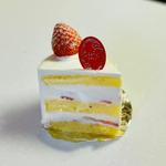 苺のショートケーキ(西洋菓子 おだふじ (大泉学園店))