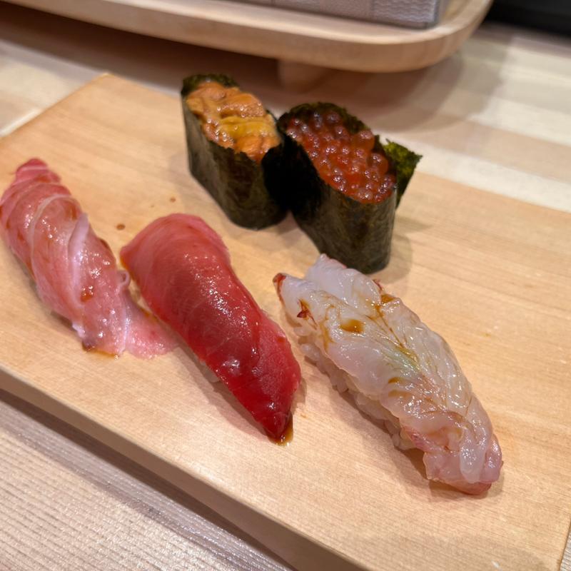 (つきぢ神楽寿司 豊洲市場店)