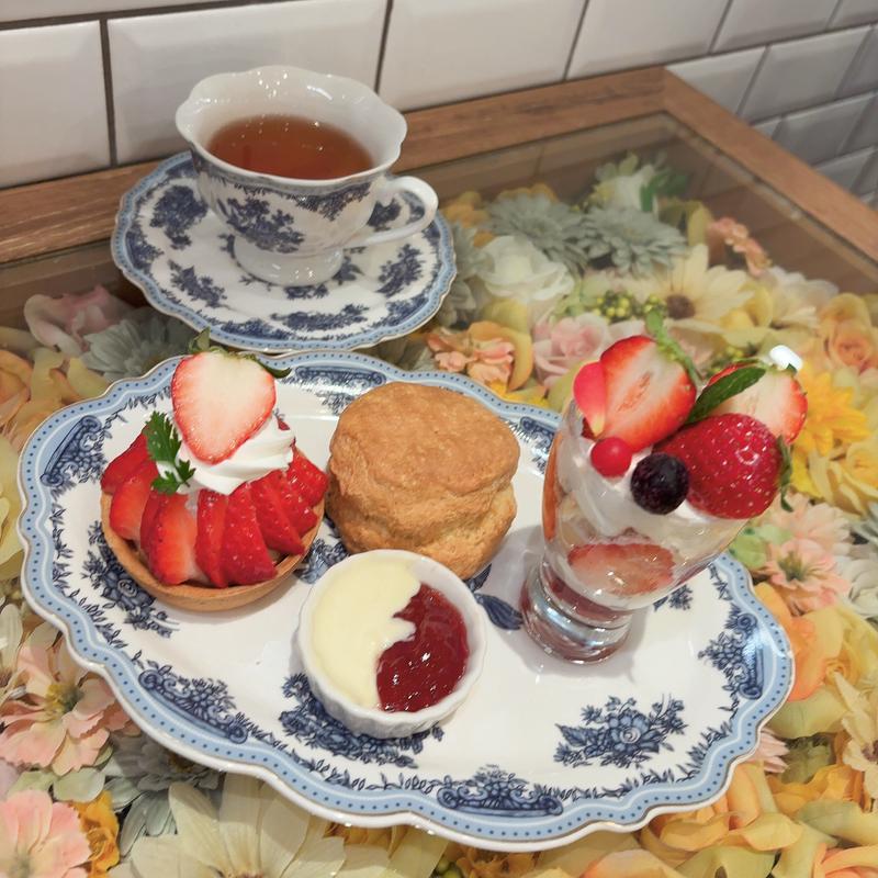 アフタヌーンセット&ティーフリー(パフェ&ジェラート　ラルゴ　ルクアイーレ店)