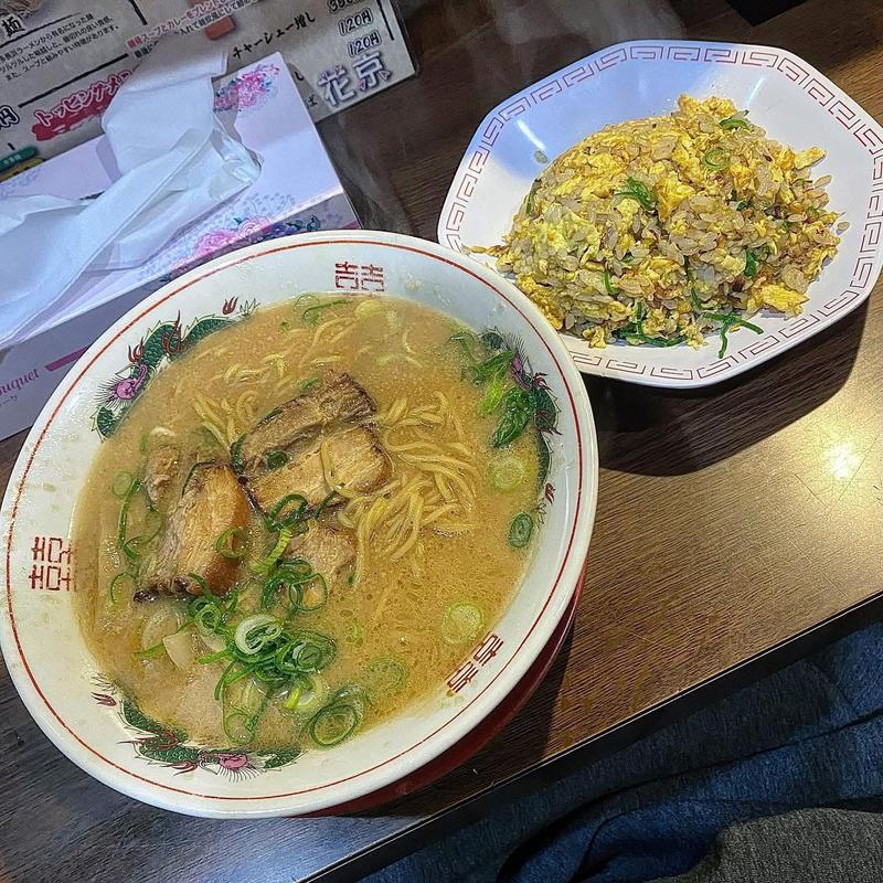 こってり背脂中華そば 中華麺(中華そば 花京 鴫野店)