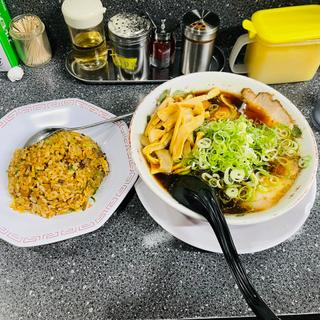 大盛り＋小焼き飯(新福菜館 守口店 （ラーメン SHINPUKU）)