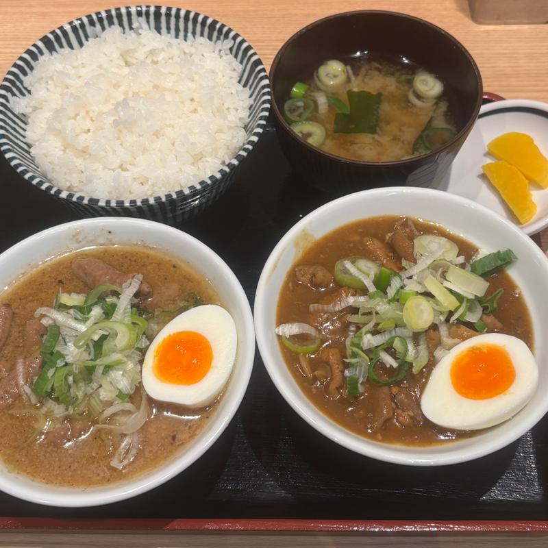 もつ煮込2色盛定食 半熟玉子付き(もつ煮込 定食 よし川)