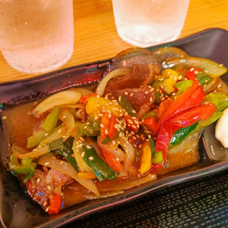 牛バラと玉ねぎのプルコギ風(多分横浜で一番安い居酒屋 呑りお)