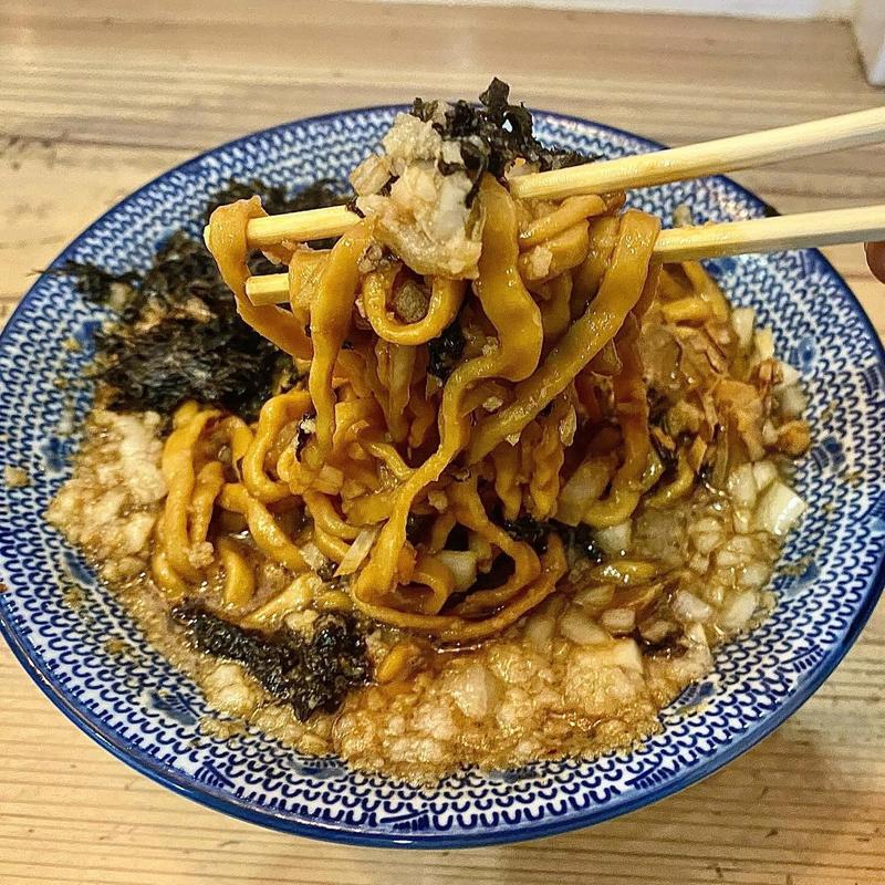 燕三条系背脂ラーメン 玉ねぎ増し(五弦屋)