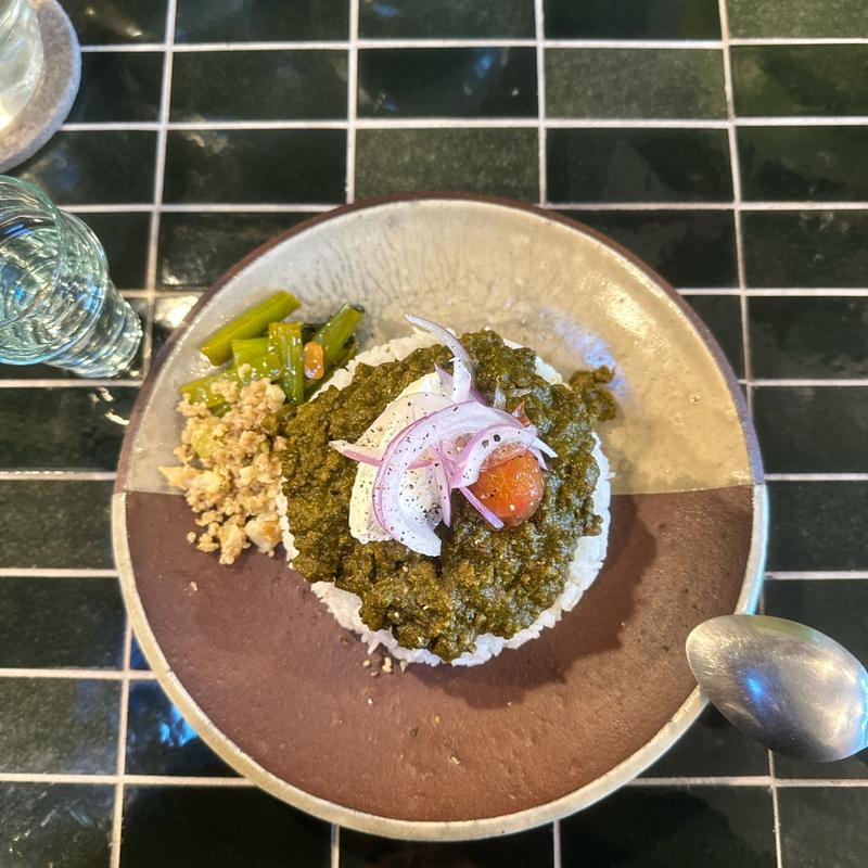 ほうれん草の粗挽きポークキーマ　山椒カーテージチーズ(HUTCHERSON)