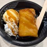 ホットカスタードアップルパイバニラアイス添え