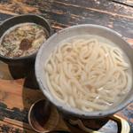 牛とホルモンのつけ麺