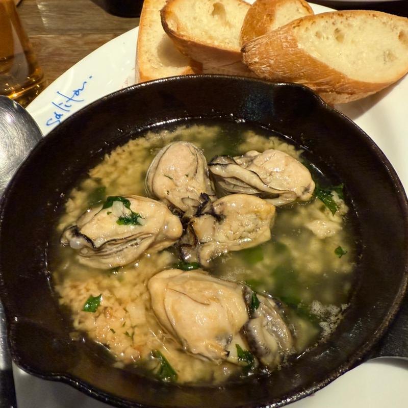 牡蠣のアヒージョ(トラットリアエピッツェリアデサリータ 赤坂)