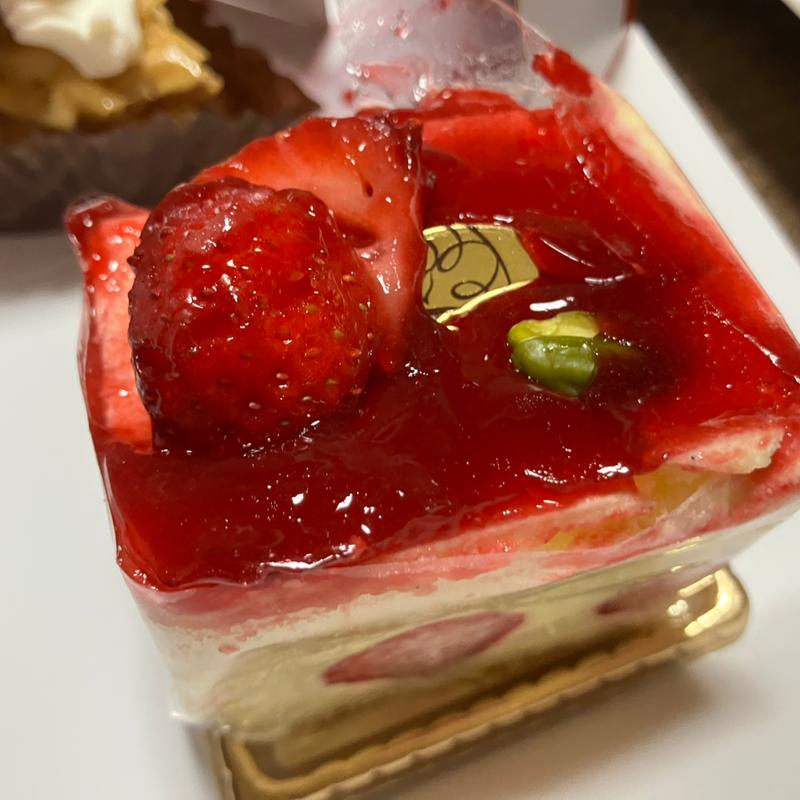 いちごケーキ(花とお菓子の工房 フランシーズ)