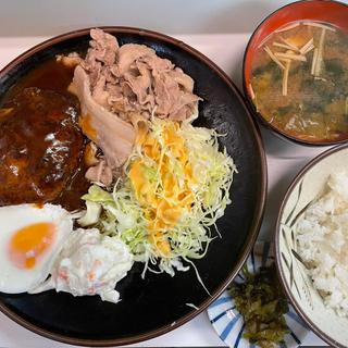 ビッグ定食(食事処 鳥はる)