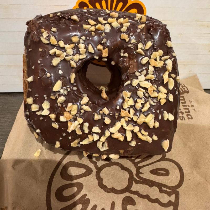 チョコクロワッサンドーナツ(笑mina donuts)