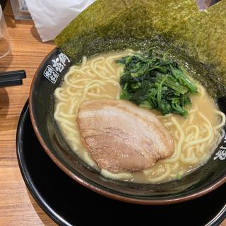 家系ラーメン（並）(横浜家系ラーメン壱角家 サンシャインシティアルタ店)