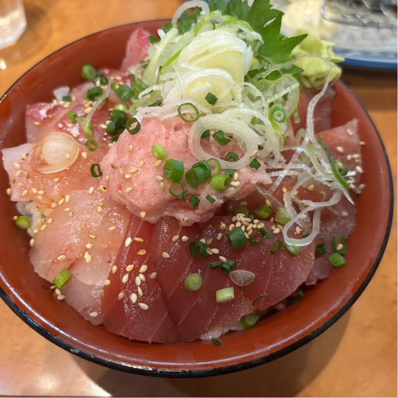 直送魚と鮪の漁師丼(埼玉漁港の海鮮食堂そうま水産上尾店)