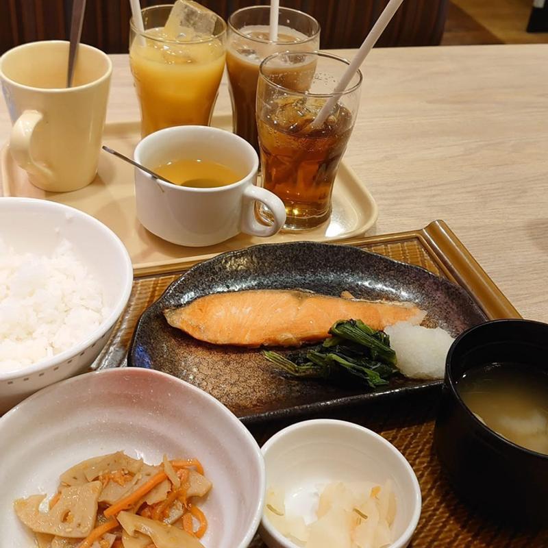 焼き鮭朝定食 ドリンクスープバーセット(ガスト 世田谷給田店)