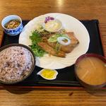 さば唐揚げの南蛮タルタル(源七 くろとり食堂)