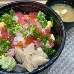 おまかせ海鮮丼(すし三崎港 代官山ピーコックストア店)