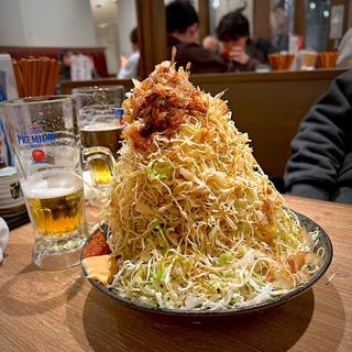 山盛りキャベツ(お得盛)(肉汁餃子のダンダダン 名駅三丁目店)