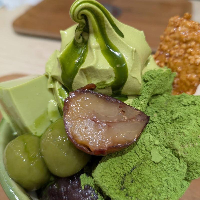 抹茶ソフトクリーム(甘党 まえだ なんばウォーク店)