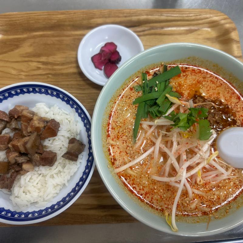 担々麺(ルーローハンセット)(台風飯店)