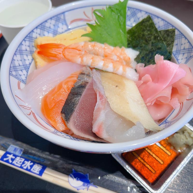 海鮮丼(大起水産 街のみなと みのおキューズモール店)
