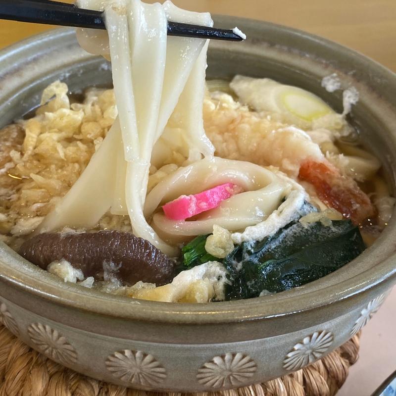 鍋焼きうどん(釜揚げうどん　白粉屋 （しらこなや）)