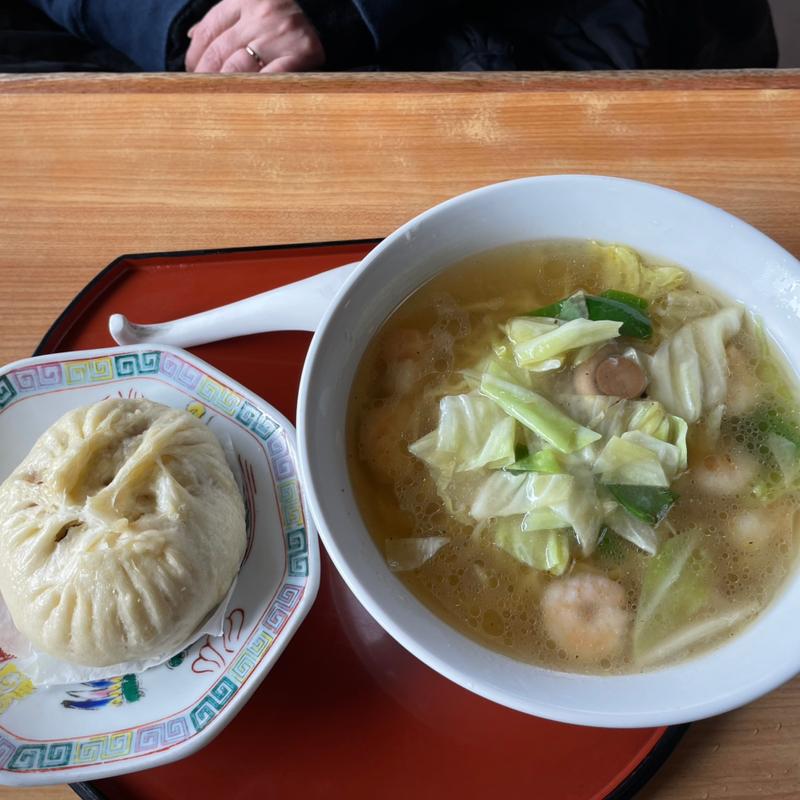 肉まん(中華の永楽)