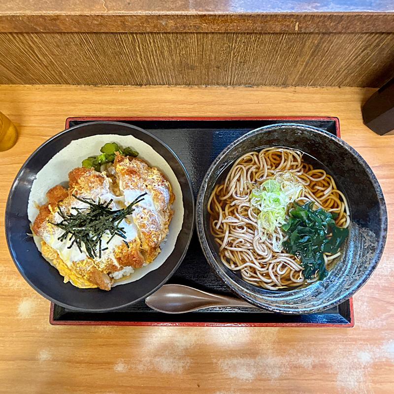 かつ丼セット(どん八食堂 東糀谷店)