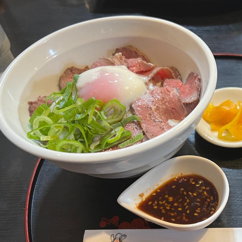 ローストビーフ丼(BISTRO HOUSE TAKIYA （ビストロハウス タキヤ）)