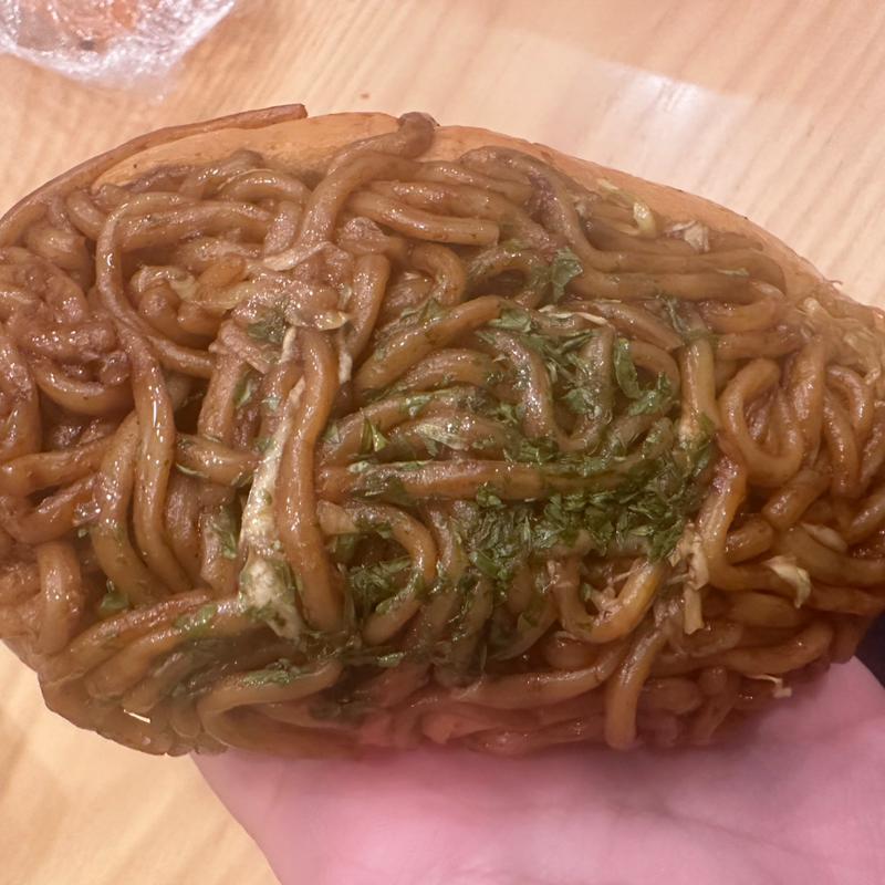 焼きそばパン(メリーゴーランド)