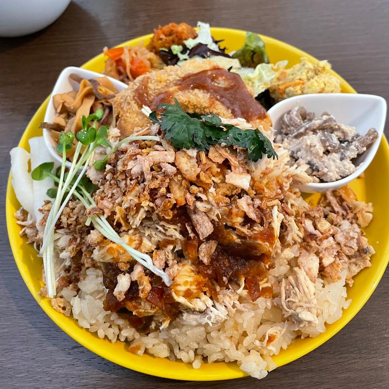 ジーロー飯(カメイノ食堂)