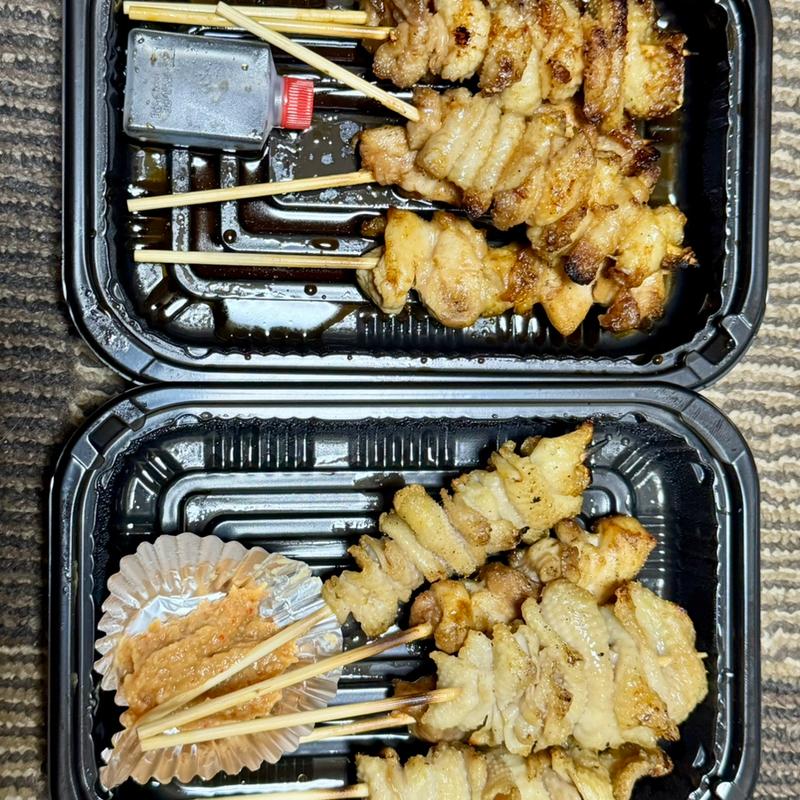 鶏皮焼き、鶏もも焼き(焼き鳥輝鶏(きどり))