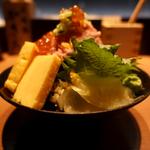 富士山ネギトロ丼 並(いくら入)(立喰鮨かきだ)