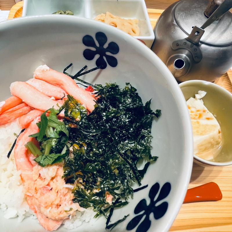 紅ずわい蟹と焼きばら海苔のだし茶漬け(だし茶漬け えん エミオ池袋店)