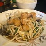 塩ダレ牛もつ炒め定食(居酒屋 六べぇ)