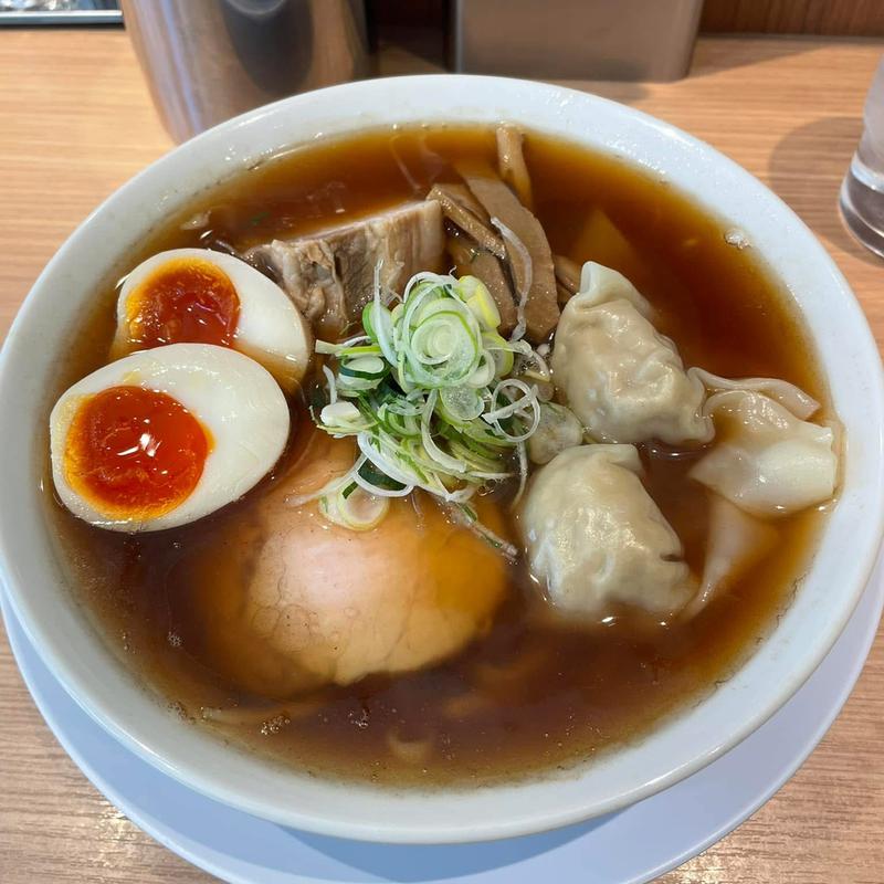 中華そば 半熟煮玉子 特製肉ワンタン(中華そば やなぎや)